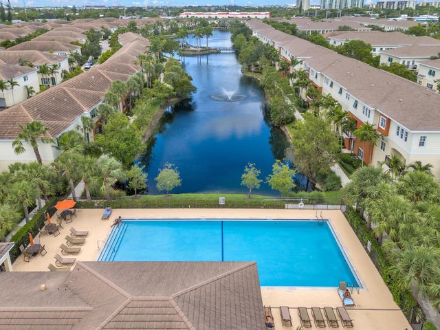 621 SW 2nd Drive 621, Pompano Beach, FL 33060