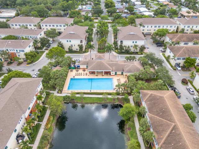 621 SW 2nd Drive 621, Pompano Beach, FL 33060