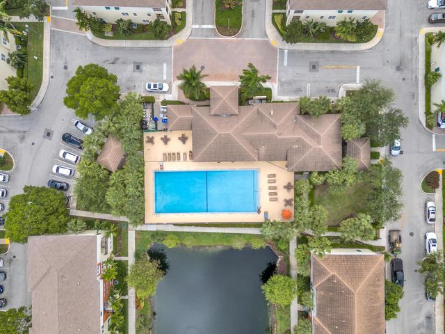 621 SW 2nd Drive 621, Pompano Beach, FL 33060