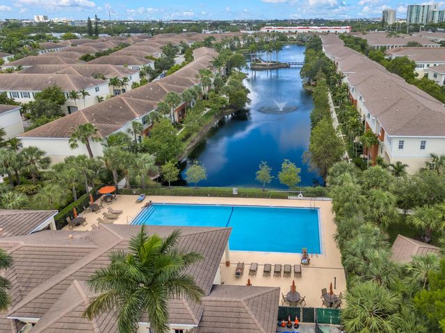 621 SW 2nd Drive 621, Pompano Beach, FL 33060