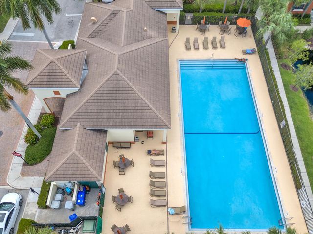 621 SW 2nd Drive 621, Pompano Beach, FL 33060