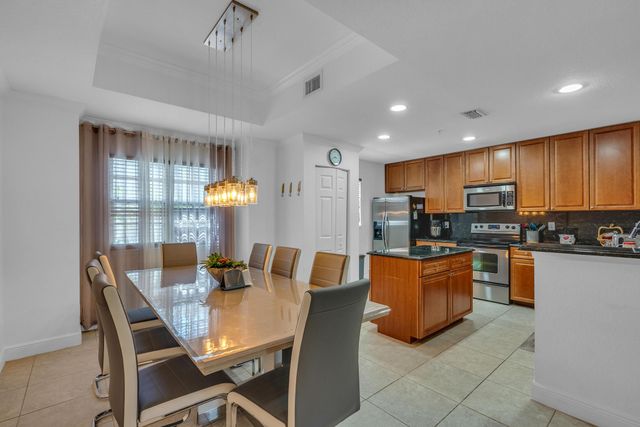 621 SW 2nd Drive 621, Pompano Beach, FL 33060