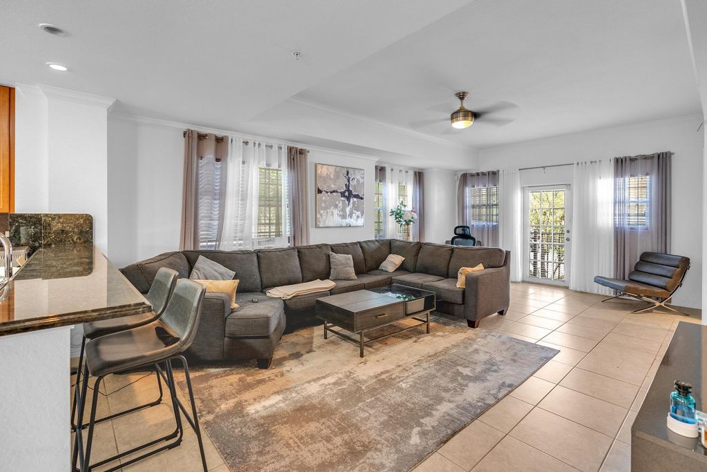 621 SW 2nd Drive 621, Pompano Beach, FL 33060