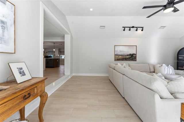 3910 W PAXTON AVENUE, Tampa, FL 33611