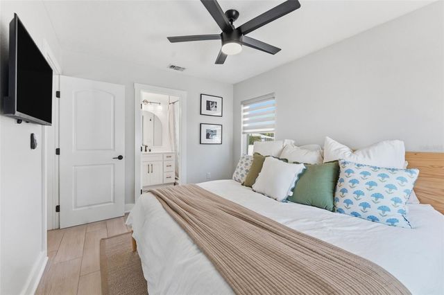 3910 W PAXTON AVENUE, Tampa, FL 33611