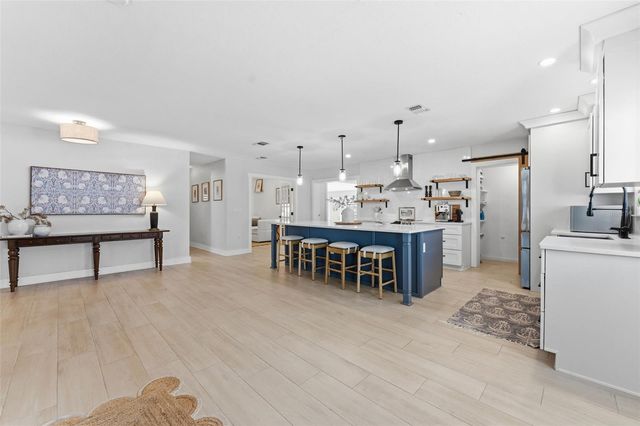 3910 W PAXTON AVENUE, Tampa, FL 33611