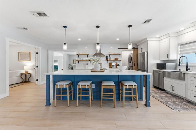 3910 W PAXTON AVENUE, Tampa, FL 33611