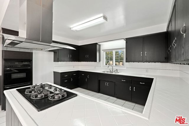 11004 Mansel Avenue, Inglewood, CA 90304