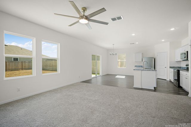 6004 River Meadow, Converse, TX 78109