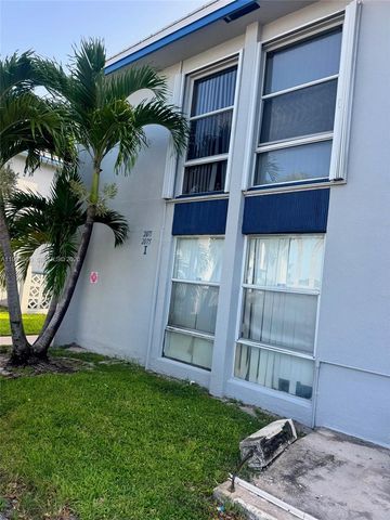2071 NW 46th Avenue 104I, Lauderhill, FL 33313