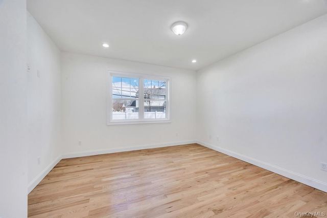 89 west Avenue, Hicksville, NY 11801