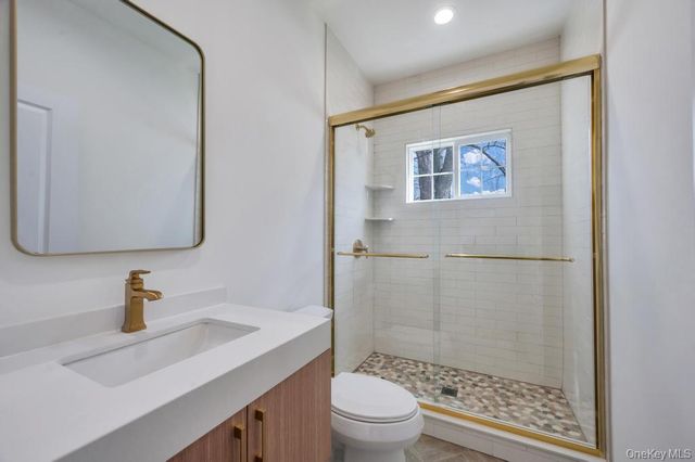 89 west Avenue, Hicksville, NY 11801