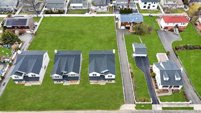 89 west Avenue, Hicksville, NY 11801