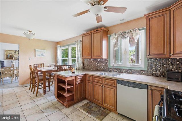 202 PETITT AVE, Cherry Hill, NJ 08002