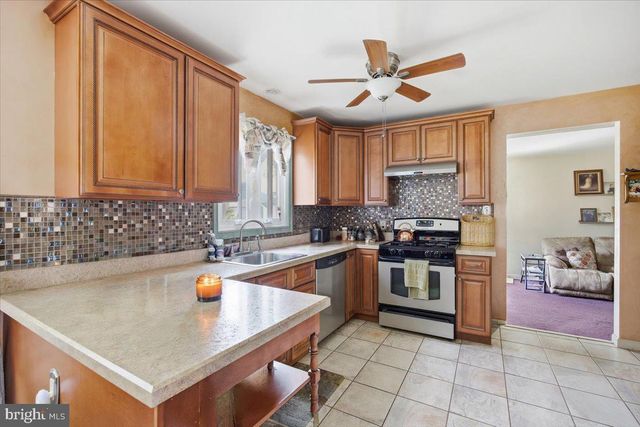 202 PETITT AVE, Cherry Hill, NJ 08002
