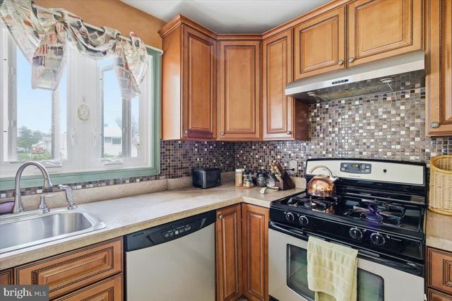 202 PETITT AVE, Cherry Hill, NJ 08002