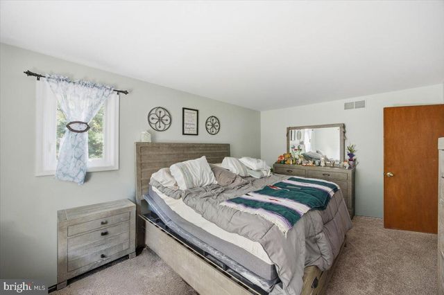 202 PETITT AVE, Cherry Hill, NJ 08002