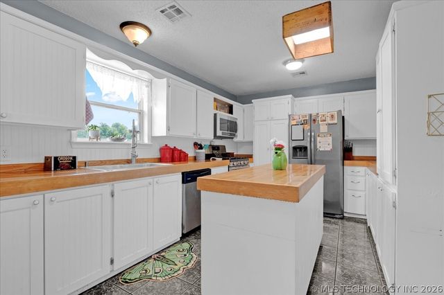 1421 S 257th East Avenue, Catoosa, OK 74015