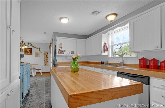 1421 S 257th East Avenue, Catoosa, OK 74015