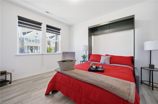 1417 Waltham LN, Newport News, VA 23608