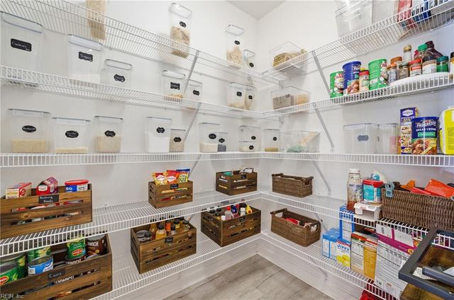 1417 Waltham LN, Newport News, VA 23608