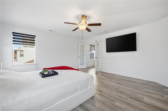 1417 Waltham LN, Newport News, VA 23608