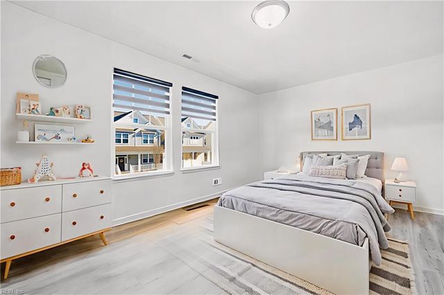 1417 Waltham LN, Newport News, VA 23608