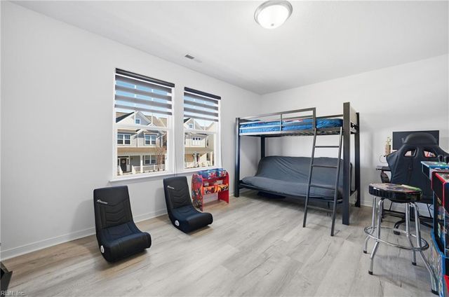 1417 Waltham LN, Newport News, VA 23608