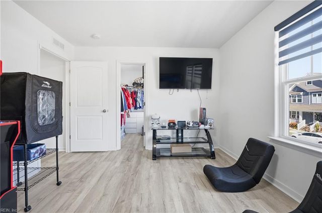 1417 Waltham LN, Newport News, VA 23608