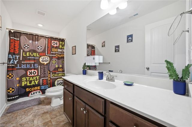 1417 Waltham LN, Newport News, VA 23608