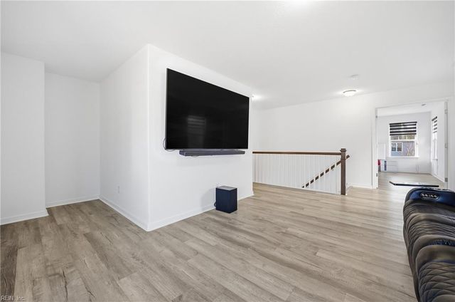 1417 Waltham LN, Newport News, VA 23608