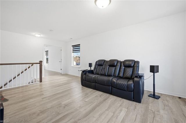 1417 Waltham LN, Newport News, VA 23608