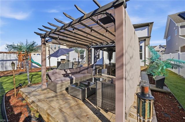 1417 Waltham LN, Newport News, VA 23608