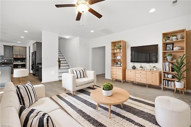 1417 Waltham LN, Newport News, VA 23608