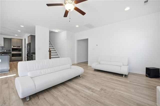 1417 Waltham LN, Newport News, VA 23608