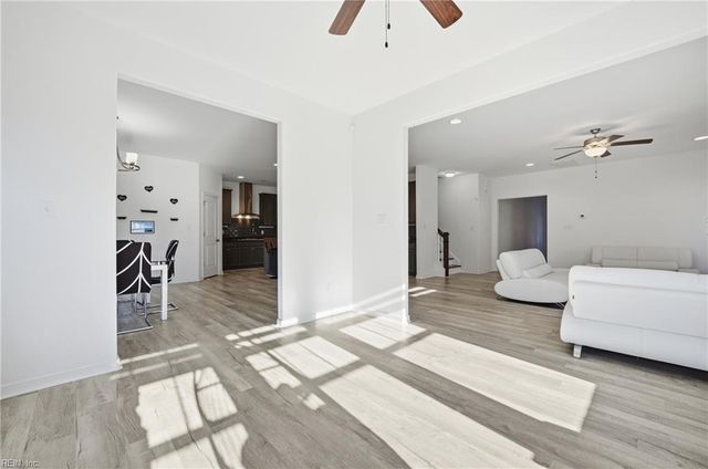 1417 Waltham LN, Newport News, VA 23608