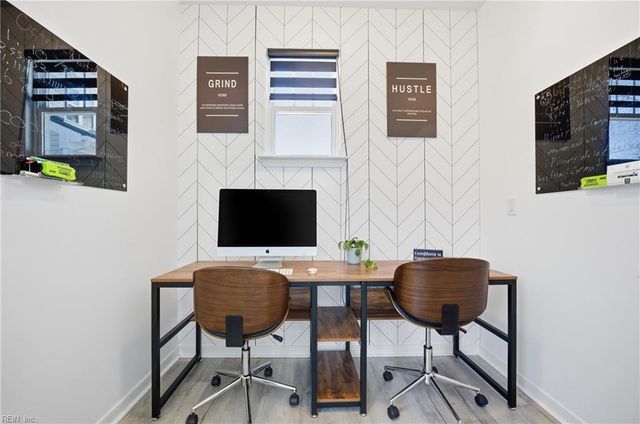 1417 Waltham LN, Newport News, VA 23608