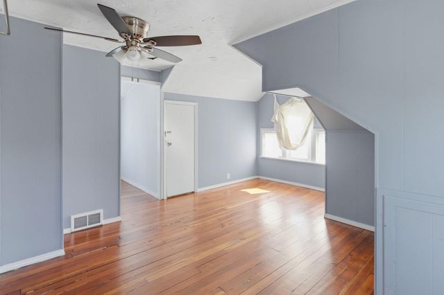 3740 29th Avenue S, Minneapolis, MN 55406