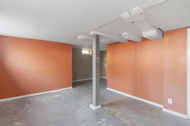 3740 29th Avenue S, Minneapolis, MN 55406