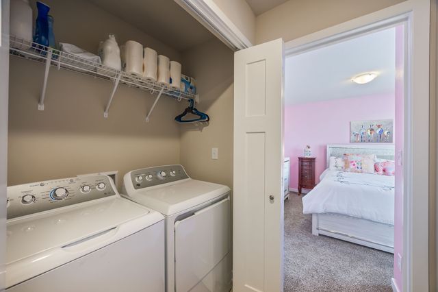 2428 Sunview Drive, Granger, IA 50109