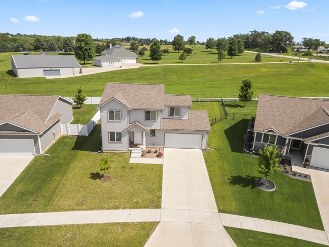 2428 Sunview Drive, Granger, IA 50109