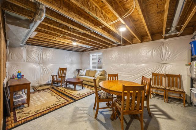 2428 Sunview Drive, Granger, IA 50109