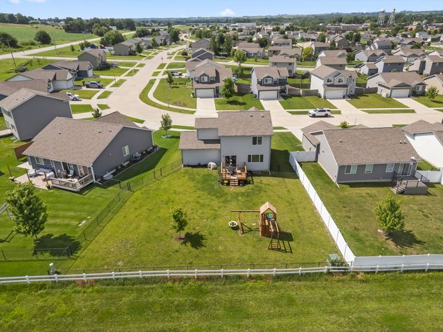2428 Sunview Drive, Granger, IA 50109