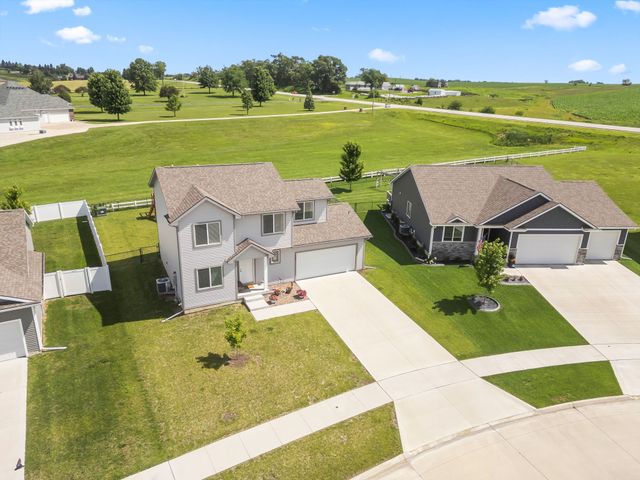 2428 Sunview Drive, Granger, IA 50109