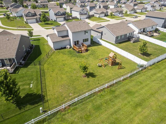 2428 Sunview Drive, Granger, IA 50109