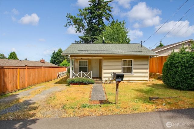 4909 N 38th St, Tacoma, WA 98407