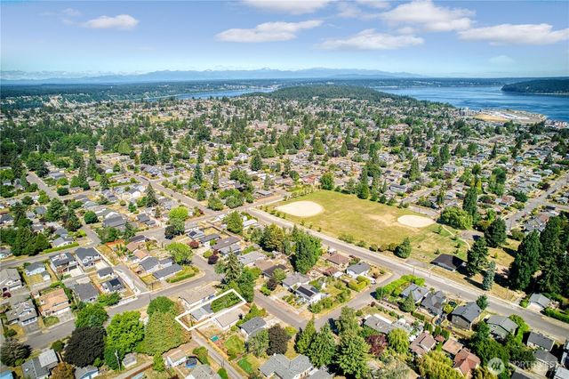 4909 N 38th St, Tacoma, WA 98407
