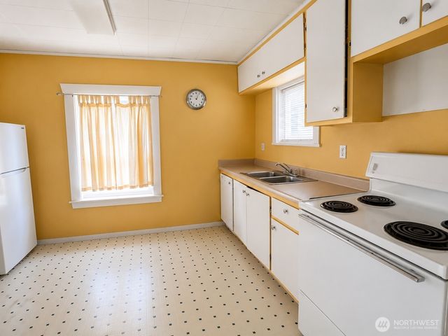 4909 N 38th St, Tacoma, WA 98407