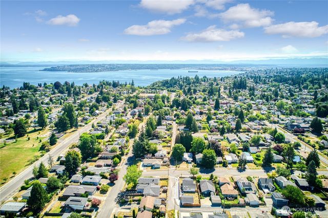4909 N 38th St, Tacoma, WA 98407