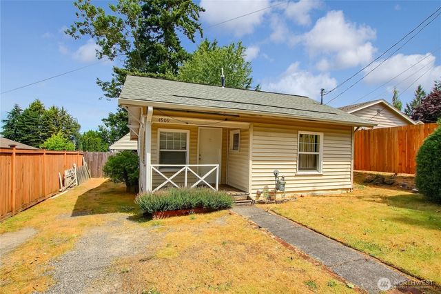4909 N 38th St, Tacoma, WA 98407